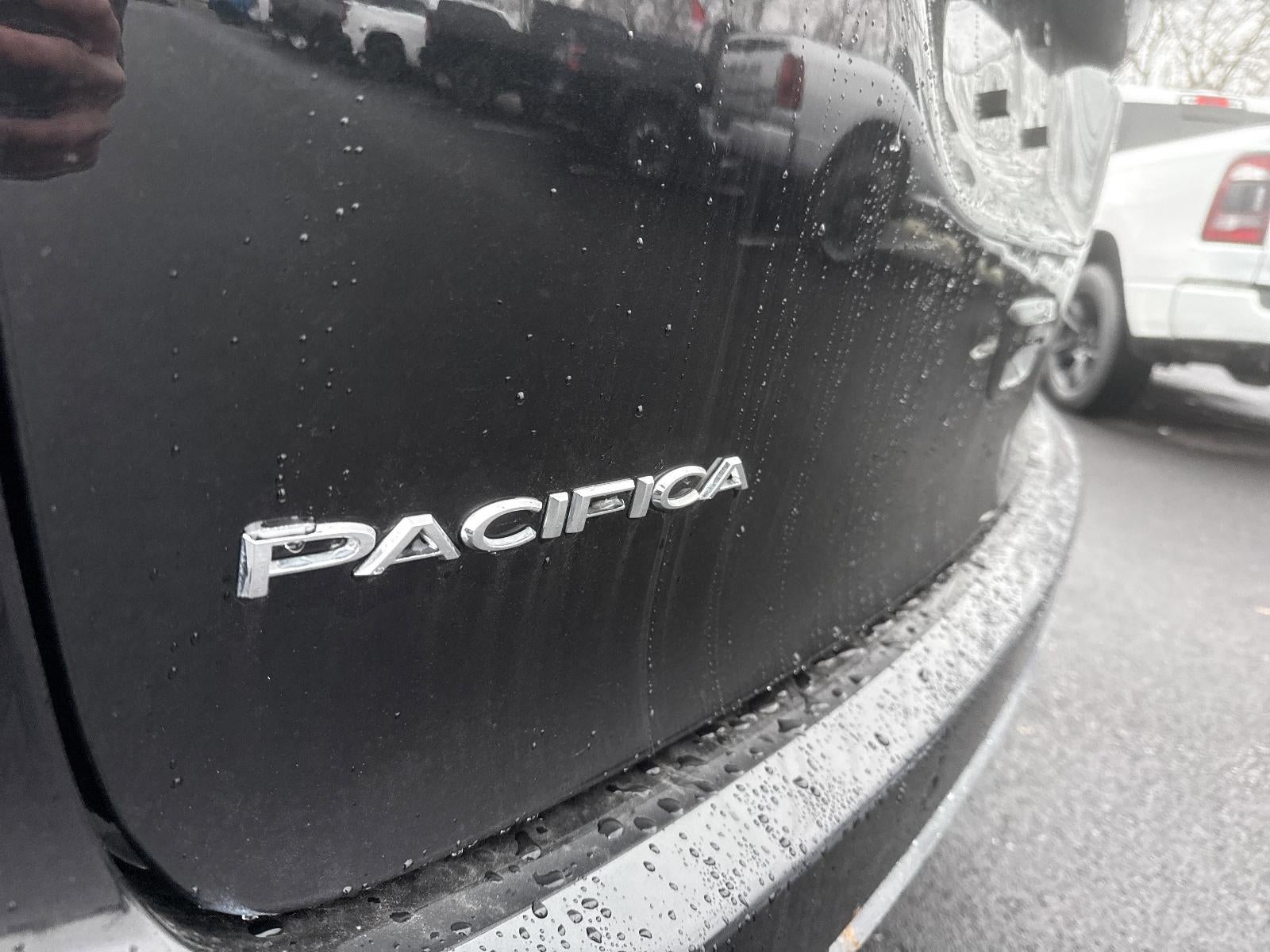 2022 Chrysler Pacifica Touring L FWD