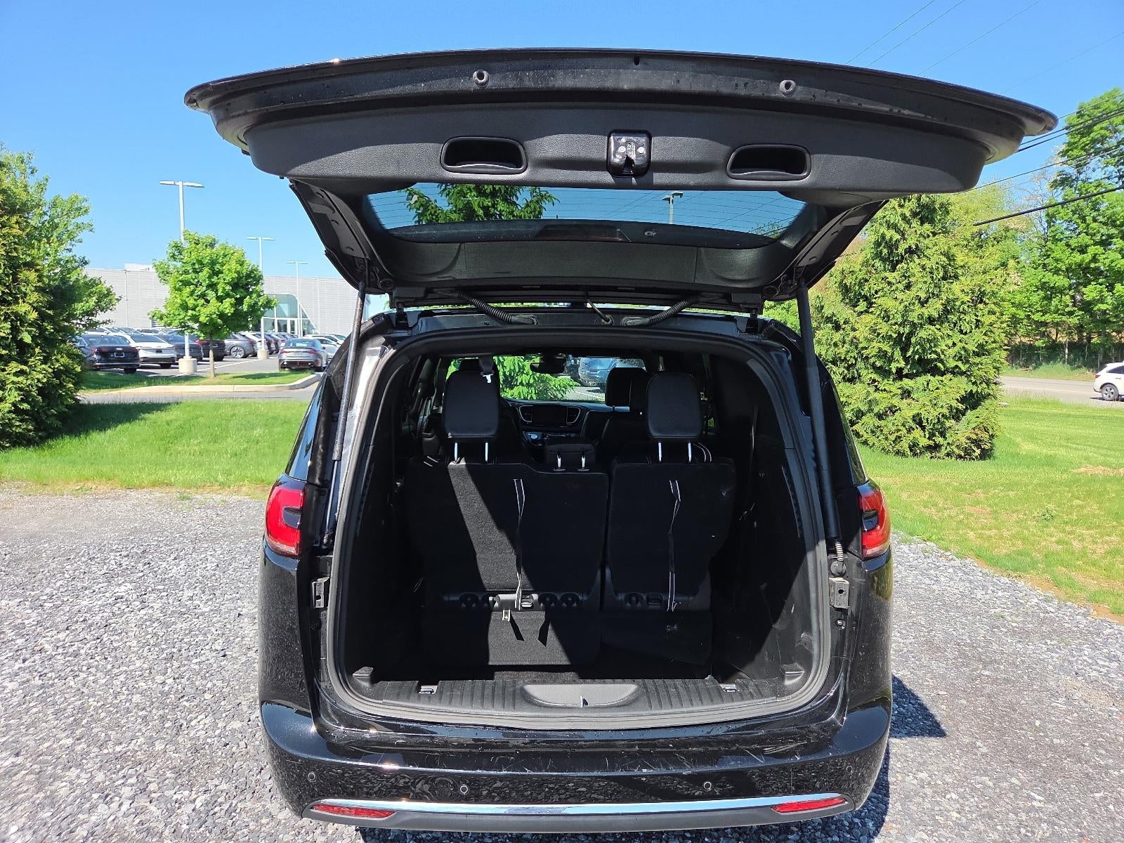2025 Chrysler Pacifica Select FWD