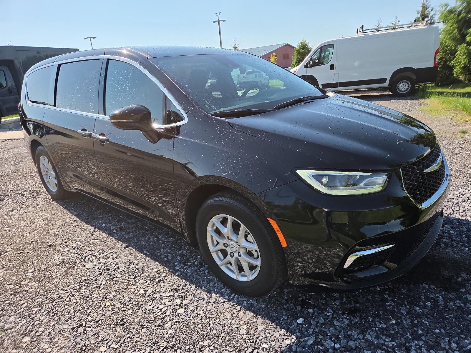 2026 Chrysler Pacifica Select FWD