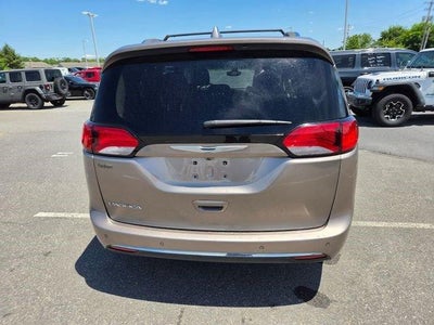 2017 Chrysler Pacifica Touring-L Plus FWD
