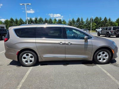 2017 Chrysler Pacifica Touring-L Plus FWD