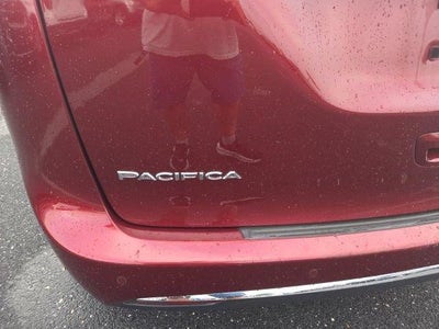 2018 Chrysler Pacifica Limited FWD