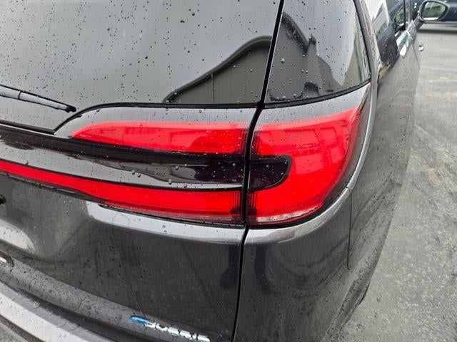 2021 Chrysler Pacifica Hybrid Touring FWD