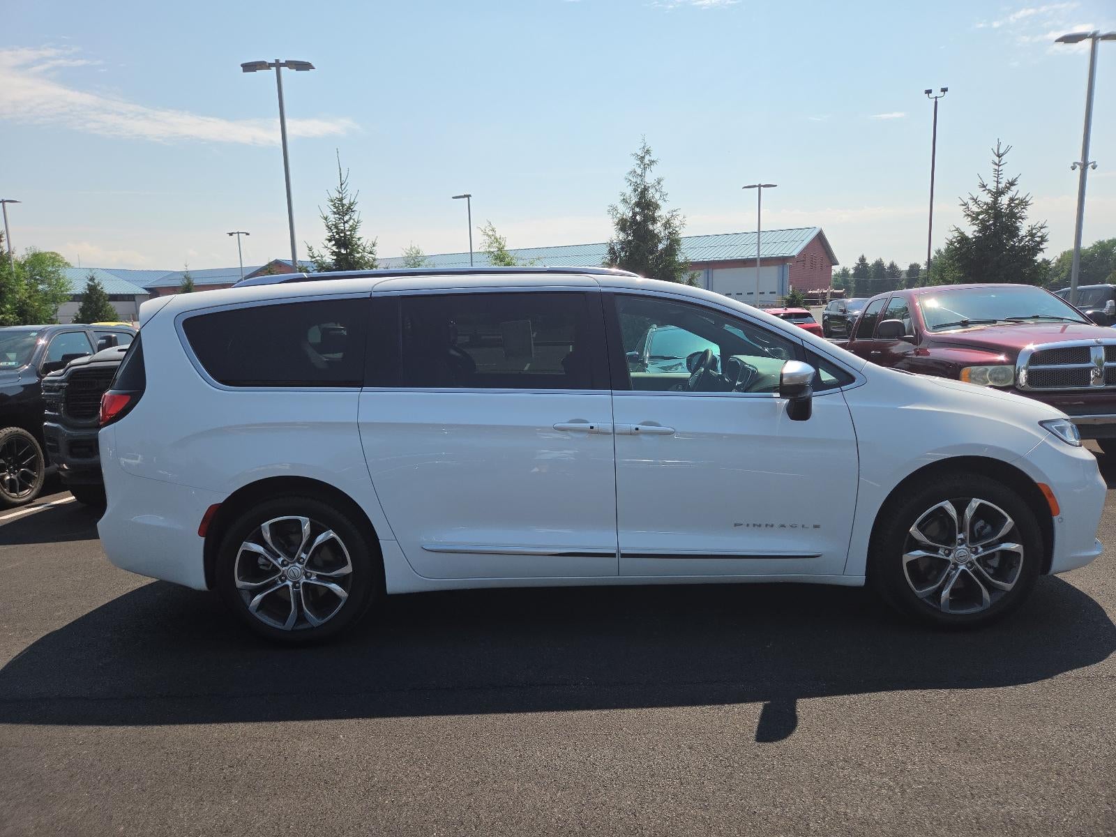 2026 Chrysler Pacifica Pinnacle AWD