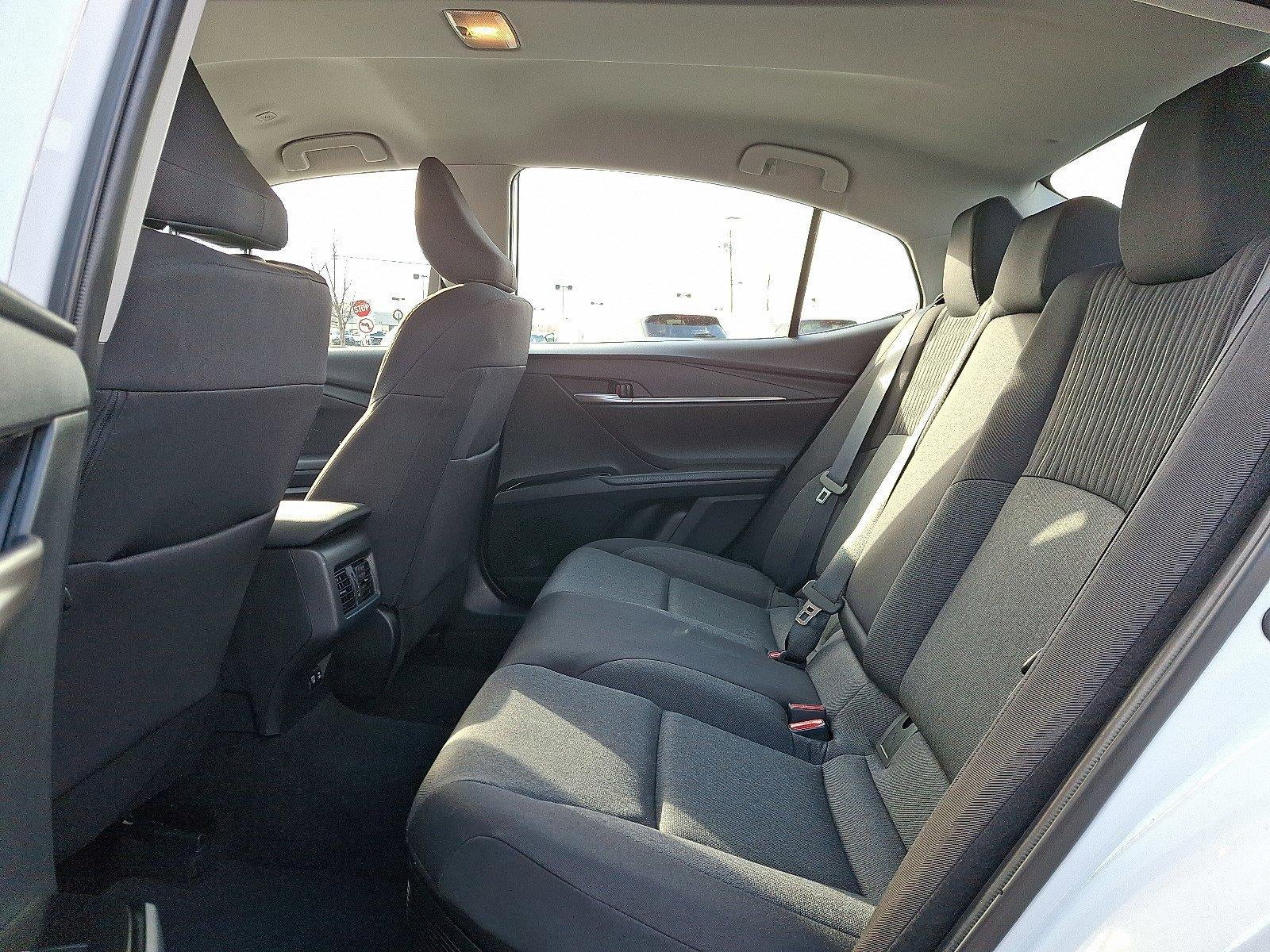 2025 Toyota Camry LE AWD (Natl)