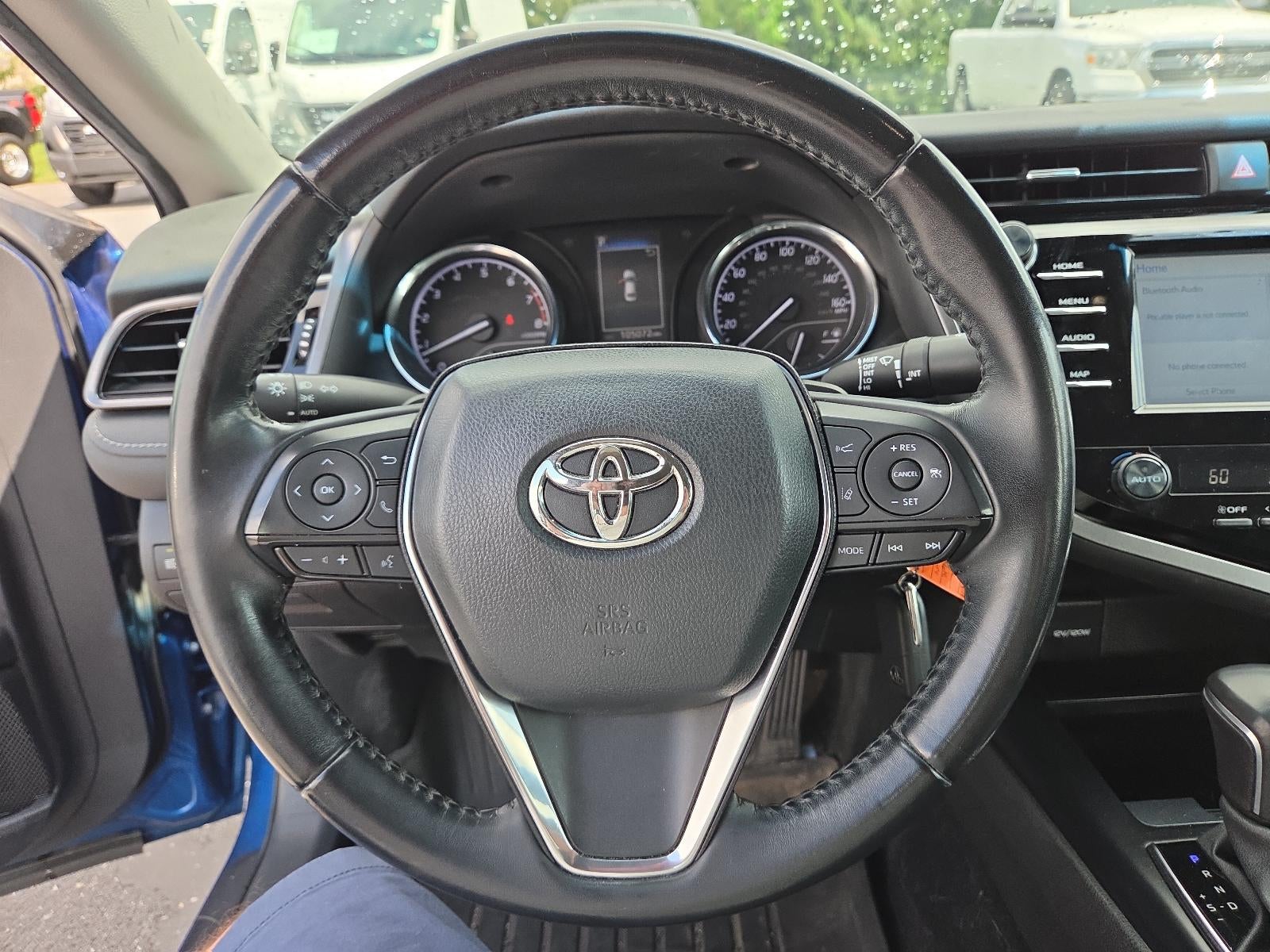 2020 Toyota Camry SE Auto (SE)