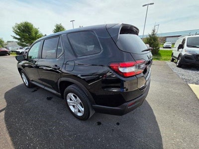 2023 Honda Pilot LX AWD