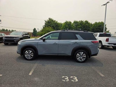 2024 Nissan Pathfinder SL 4WD