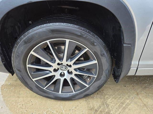 2017 Toyota Highlander SE V6 AWD (Natl)