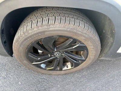 2023 Volkswagen Atlas 2.0T SE w/Technology 4MOTION