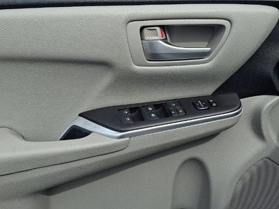 2015 Toyota Camry 4dr Sdn I4 Auto LE (SE)