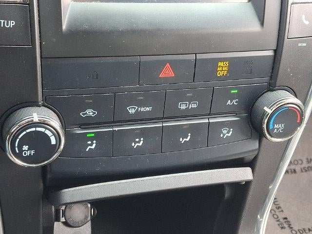 2015 Toyota Camry 4dr Sdn I4 Auto LE (SE)
