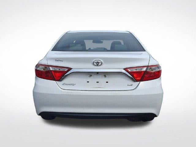 2015 Toyota Camry 4dr Sdn I4 Auto LE (SE)