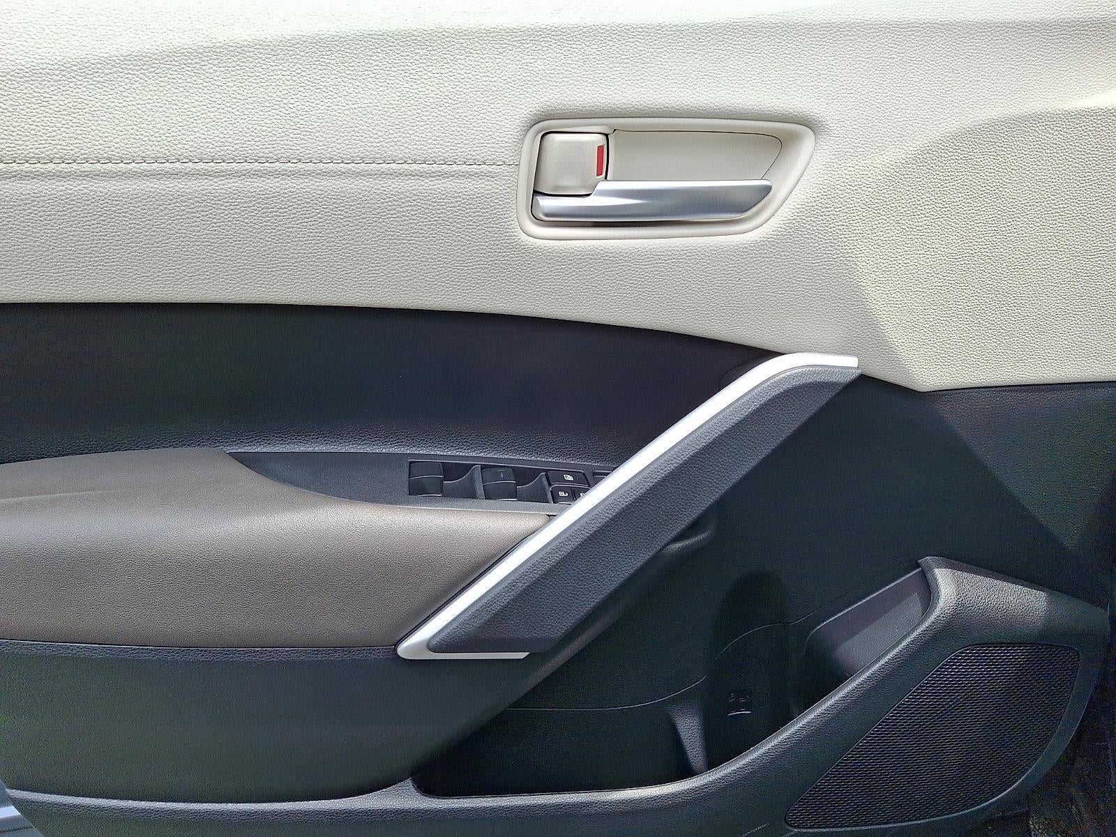 2024 Toyota Corolla Cross XLE 4WD (Natl)