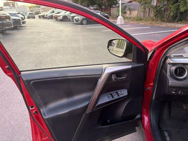 2017 Toyota RAV4 XLE AWD (Natl)