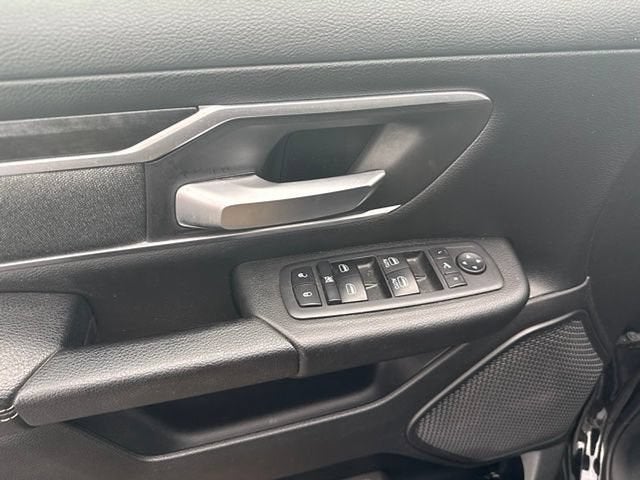 2020 RAM 1500 Big Horn Crew Cab 4x4 5'7" Box
