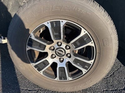 2024 Nissan TITAN Crew Cab SV 4x4