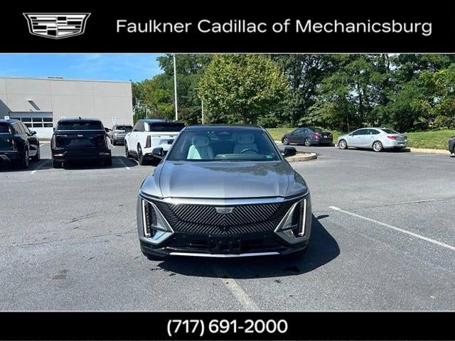 2024 Cadillac LYRIQ Luxury 2