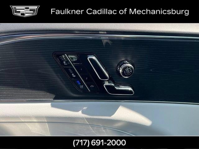 2024 Cadillac LYRIQ Luxury 2