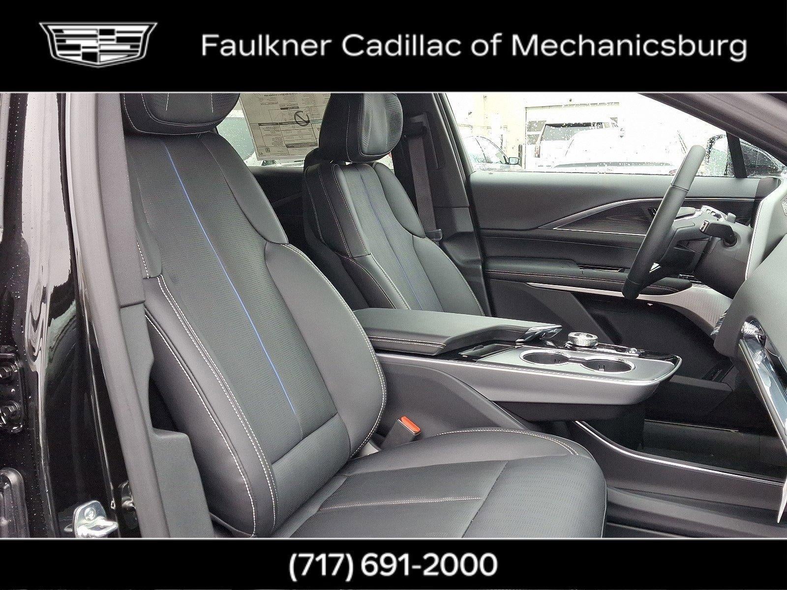 2025 Cadillac LYRIQ Luxury 2