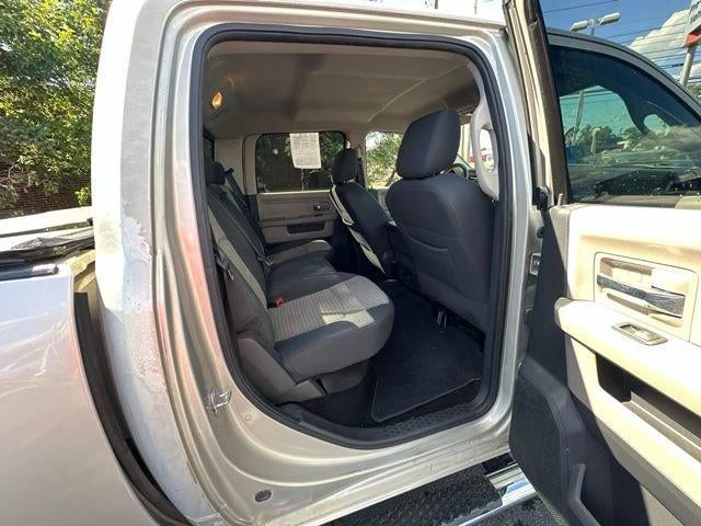 2009 Dodge Ram 1500 4WD Crew Cab 5.6 Ft Box SLT