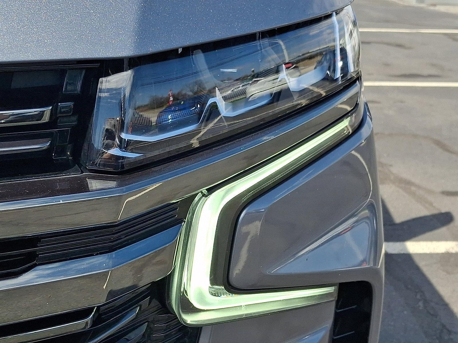 2022 Chevrolet Suburban 4WD RST