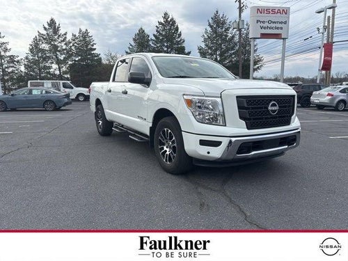 2023 Nissan Titan 4x4 Crew Cab SV