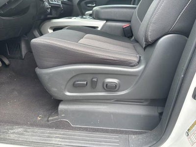 2023 Nissan Titan 4x4 Crew Cab SV