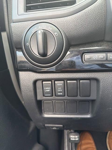 2023 Nissan Titan 4x4 Crew Cab SV