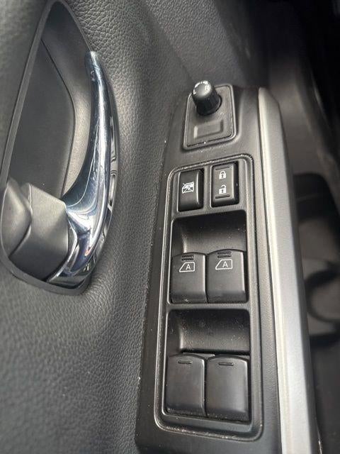 2023 Nissan Titan 4x4 Crew Cab SV