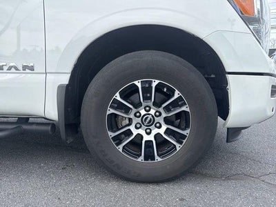 2023 Nissan Titan 4x4 Crew Cab SV