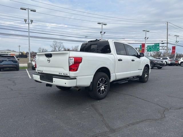 2023 Nissan Titan 4x4 Crew Cab SV