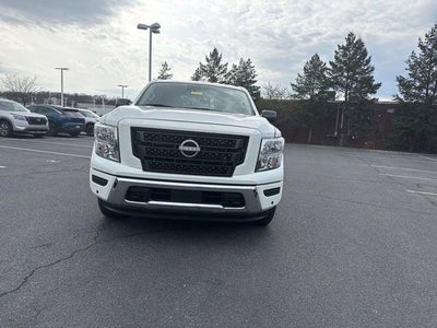 2023 Nissan Titan 4x4 Crew Cab SV