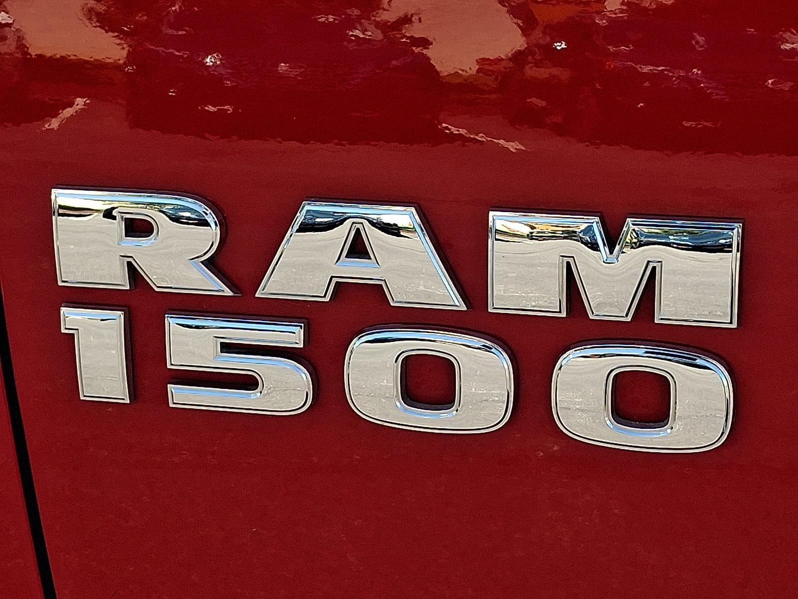 2017 RAM 1500 Express 4x2 Crew Cab 5'7" Box