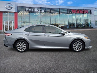 2018 Toyota Camry LE Auto (SE)