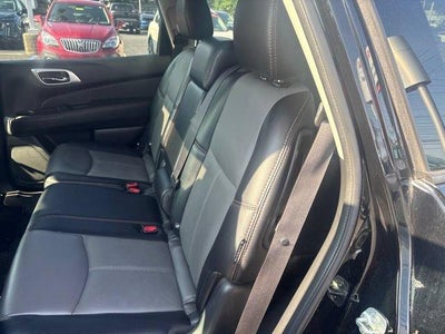 2020 Nissan Pathfinder 4x4 SL