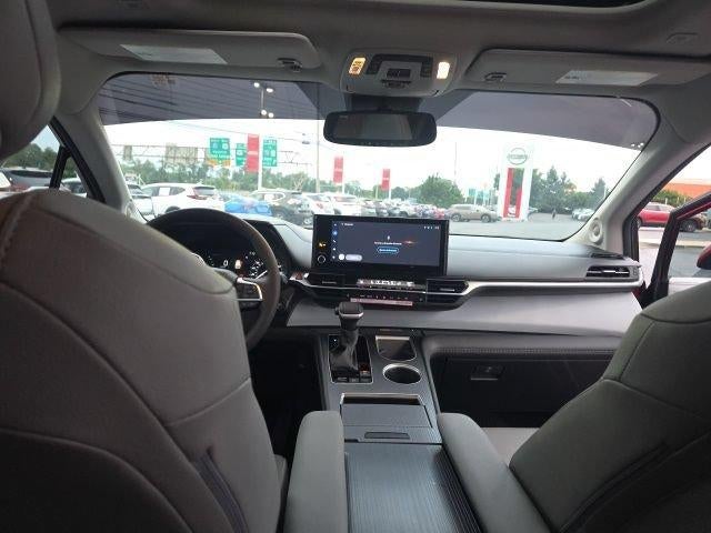 2026 Toyota Sienna XLE FWD 7-Passenger (Natl)