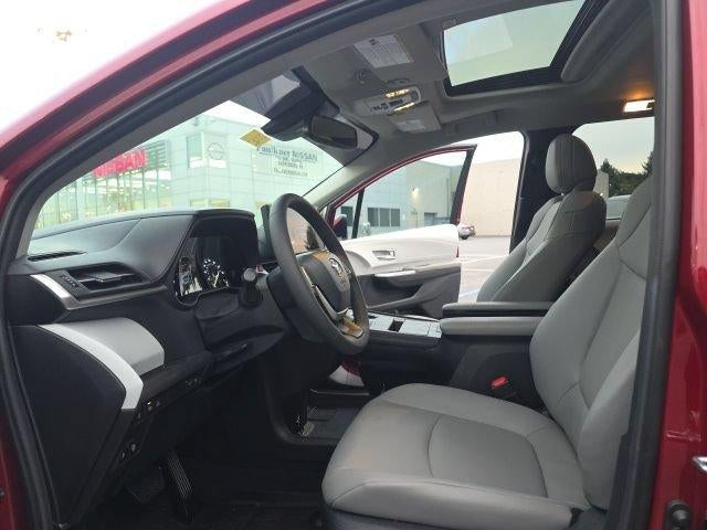 2026 Toyota Sienna XLE FWD 7-Passenger (Natl)