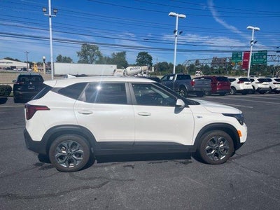 2025 Kia Seltos LX IVT AWD