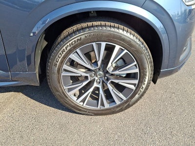 2022 Volvo XC90 T6 AWD Momentum 7P