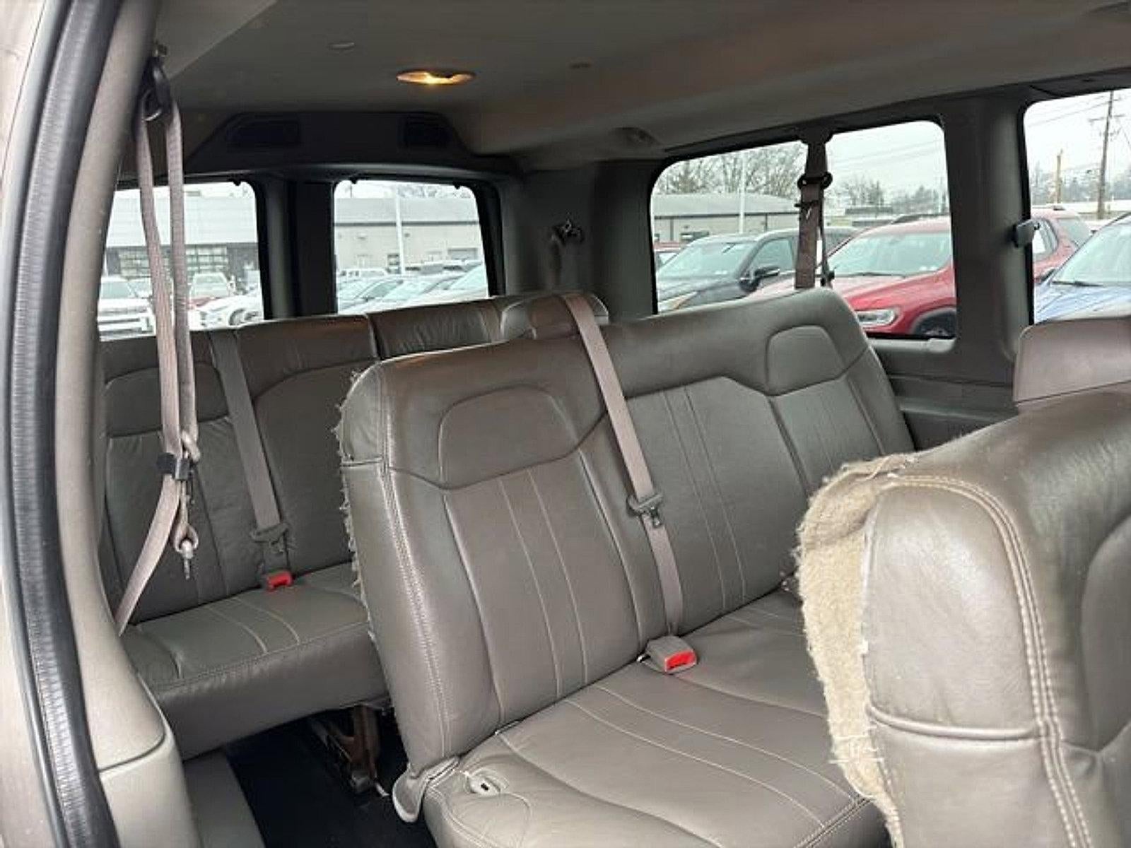 2011 Chevrolet Express Passenger 1LS
