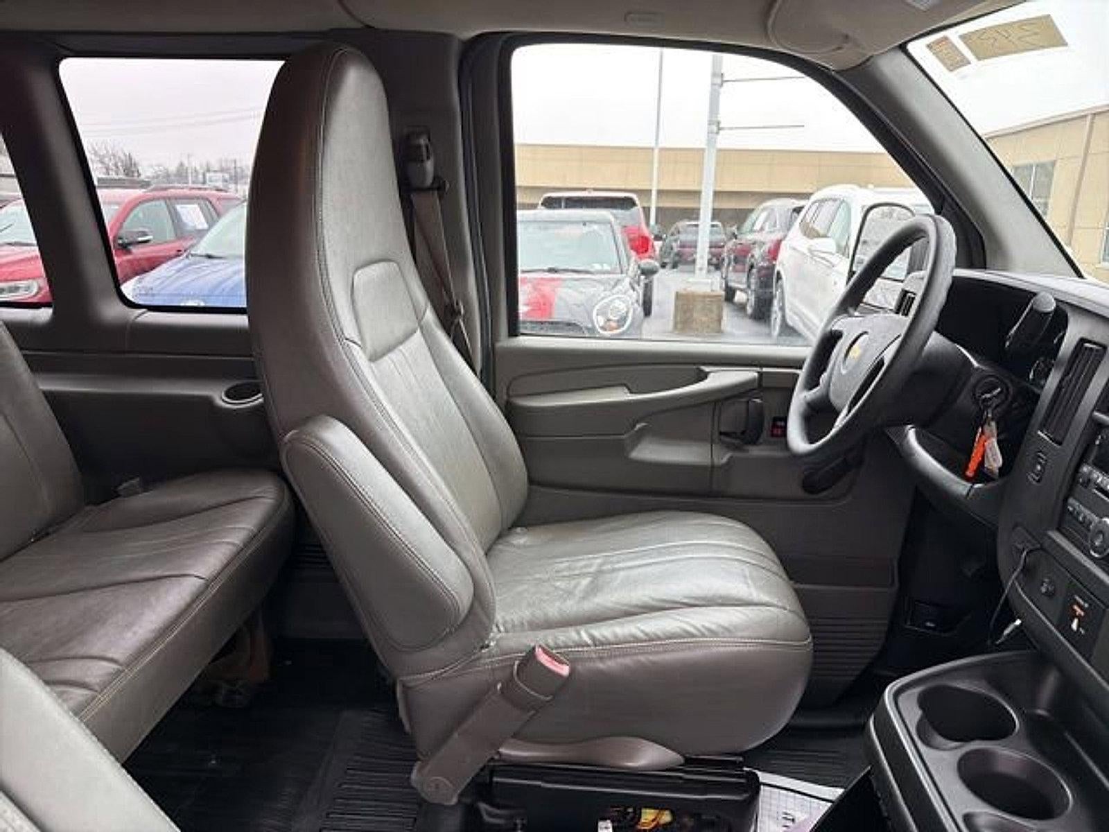 2011 Chevrolet Express Passenger 1LS