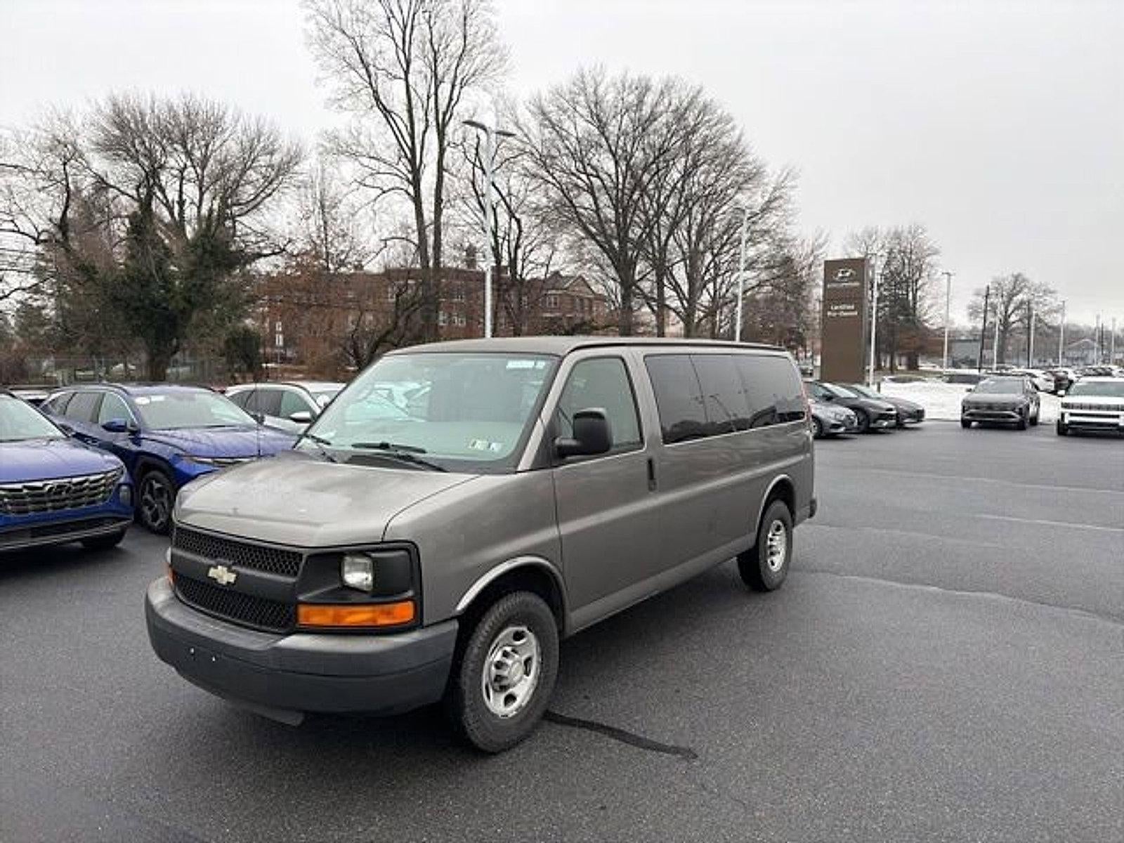 2011 Chevrolet Express Passenger 1LS