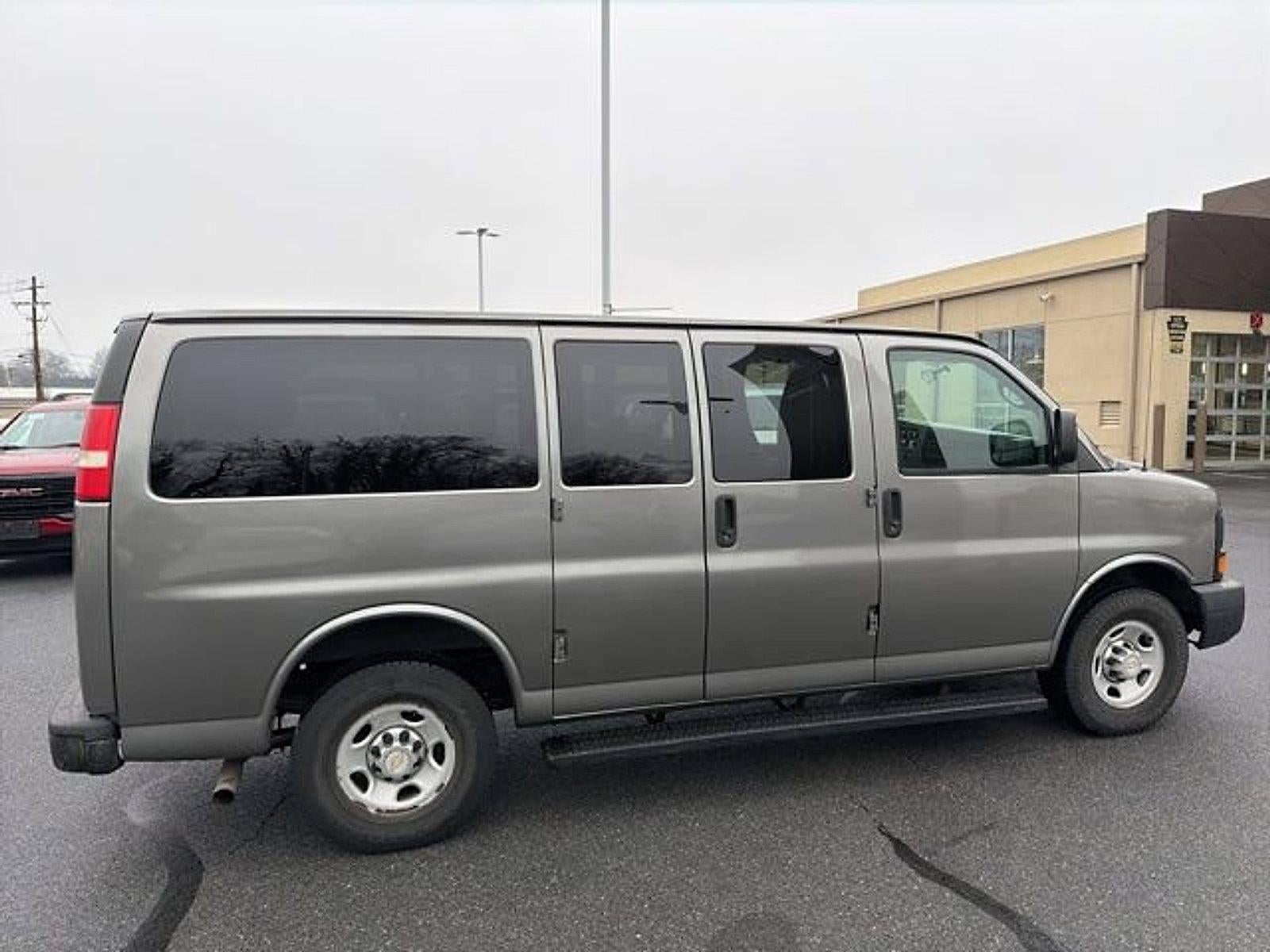 2011 Chevrolet Express Passenger 1LS