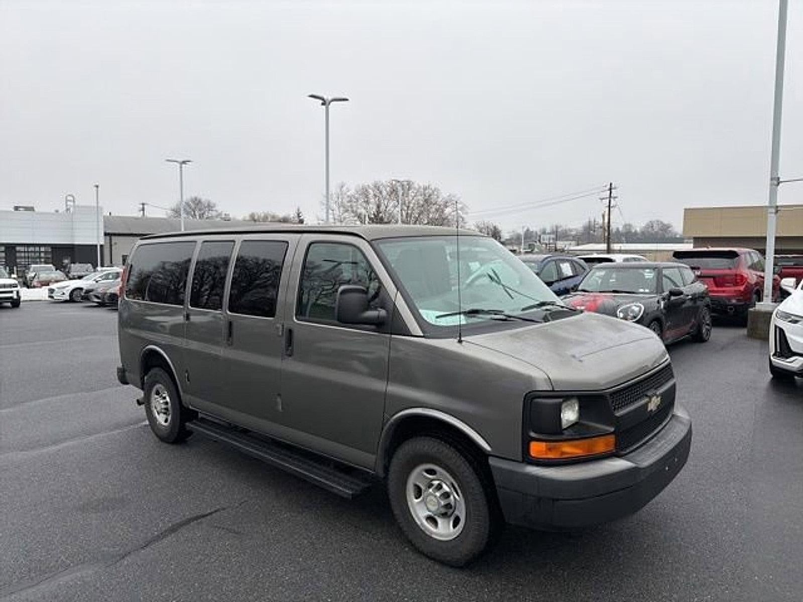 2011 Chevrolet Express Passenger 1LS