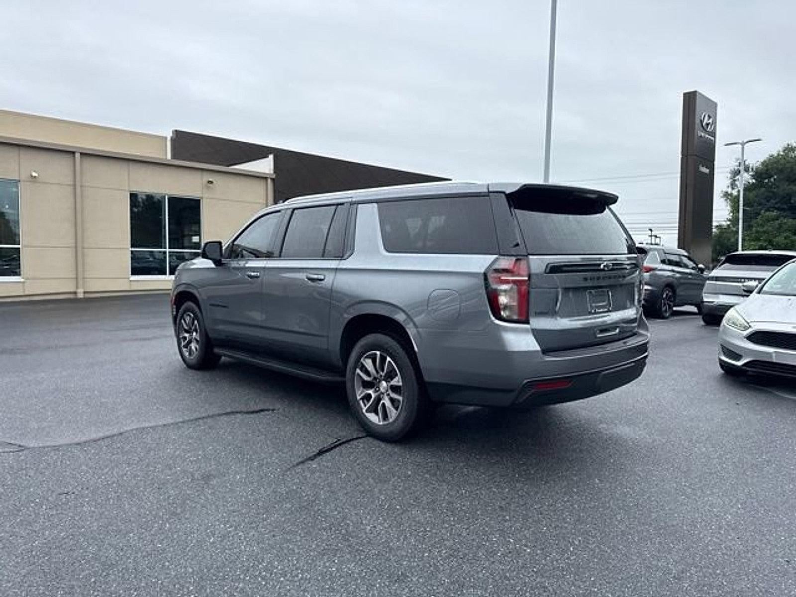 2022 Chevrolet Suburban LT
