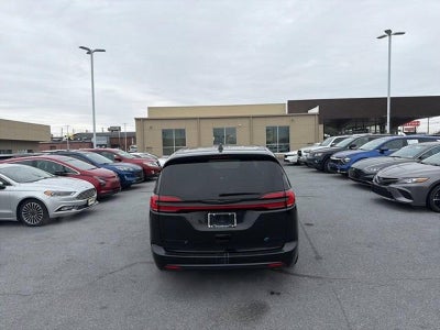 2022 Chrysler Pacifica Hybrid Touring L