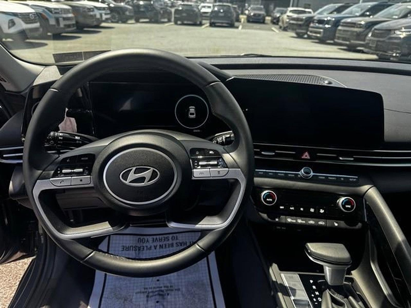 2024 Hyundai ELANTRA SEL