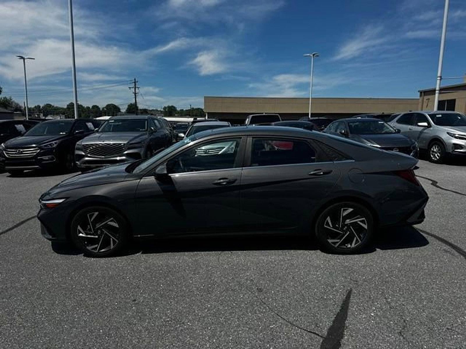 2024 Hyundai ELANTRA SEL